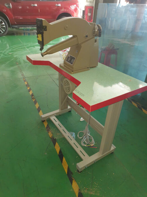 High-quality Edge Trimming Machine for footwear and leather goods manufacturing. Equipped with a powerful motor and sharp round blade to trim excess materials on shoe soles and linings efficiently. Maximize your factory productivity.